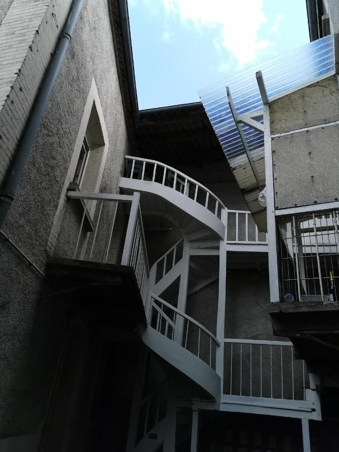 Un Appartement Qui A Du Chien Épernay Exterior foto