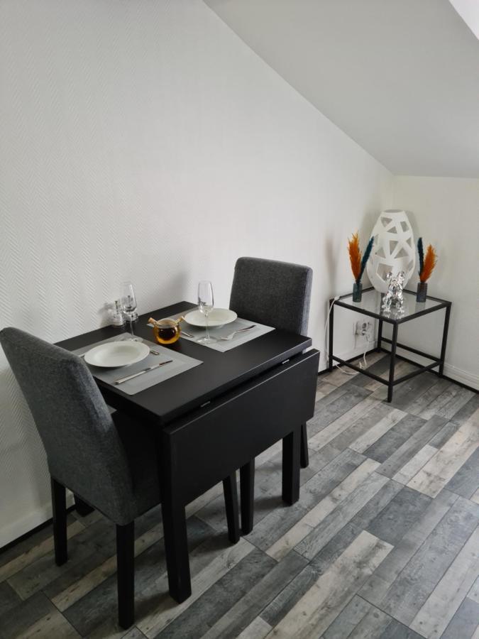 Un Appartement Qui A Du Chien Épernay Exterior foto